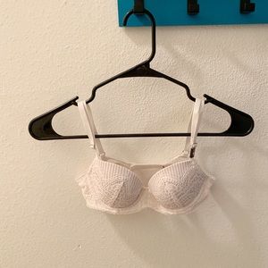 NWT 32A VS Lace Demi Bra